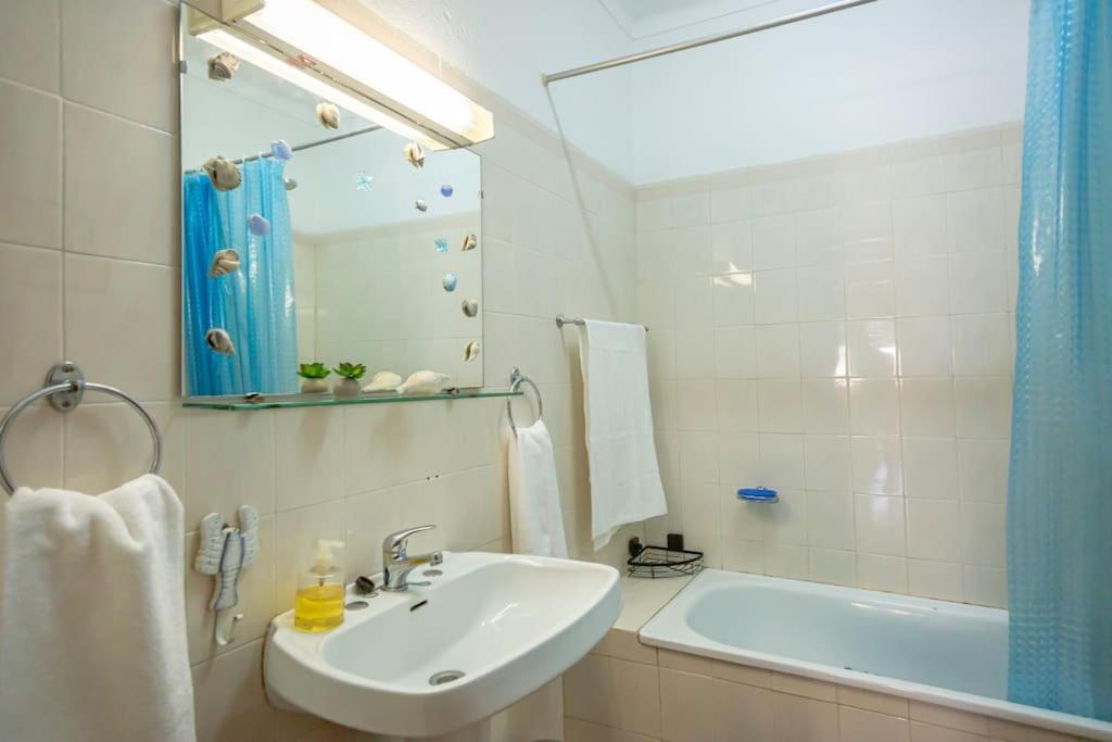 Cozy Apartment Near The Beach Portimao Luaran gambar